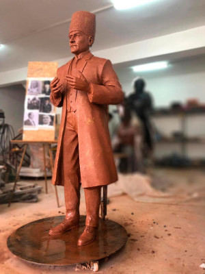 ATATÜRK HEYKELİ ATATÜRK HEYKELİ