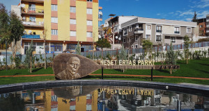 Neşet Ertaş ve Sazı