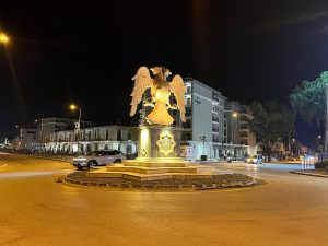 ÇİFT BAŞLI KARTAL ANITI